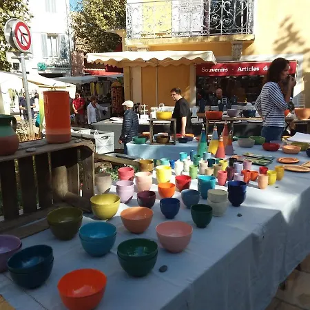 Les Mimosas Cassis