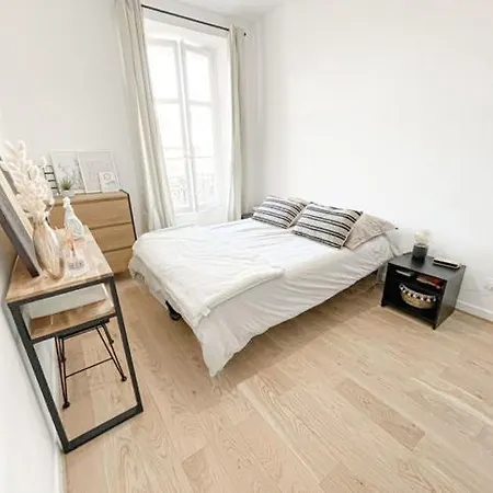 Les Mimosas Apartment *